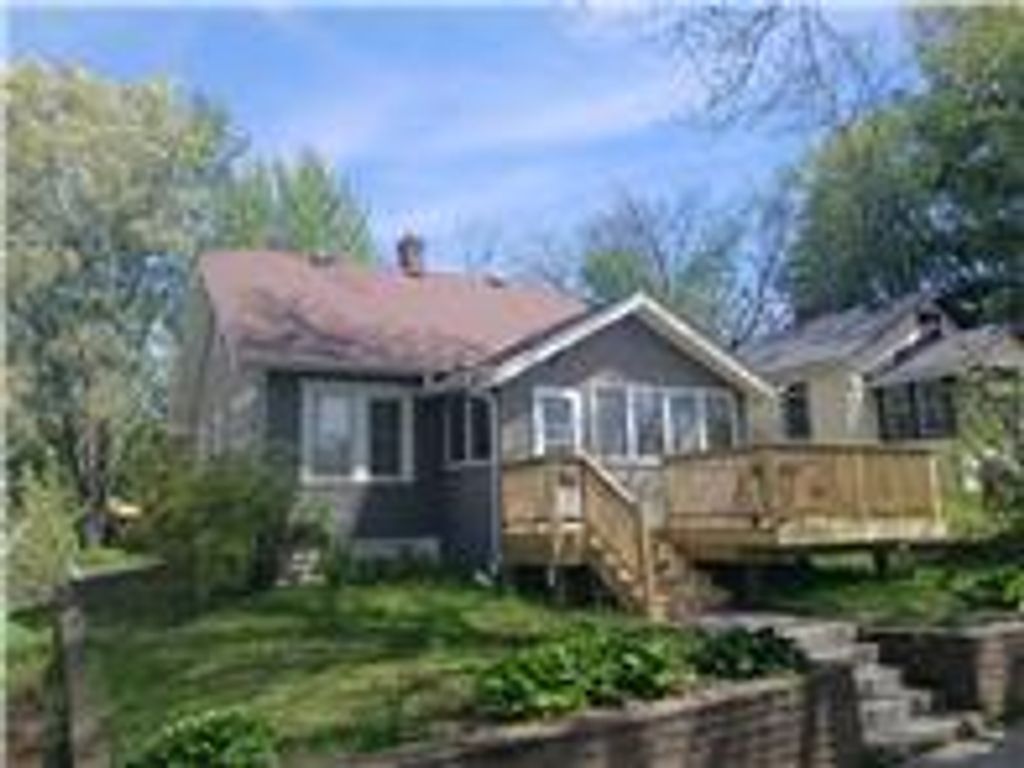 1885 Hawthorne Avenue E, Saint Paul, MN 55119