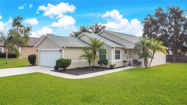 1367 WILLOW CREST DR, Clermont, FL 34711