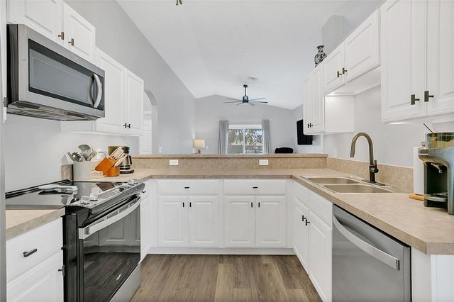 1367 WILLOW CREST DR, Clermont, FL 34711