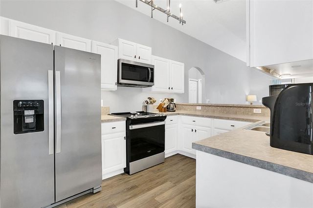 1367 WILLOW CREST DR, Clermont, FL 34711