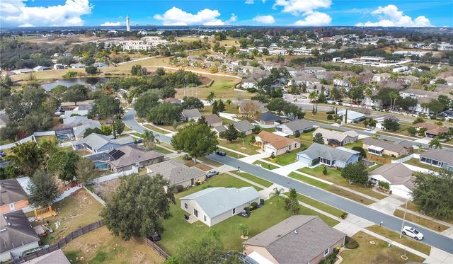 1367 WILLOW CREST DR, Clermont, FL 34711