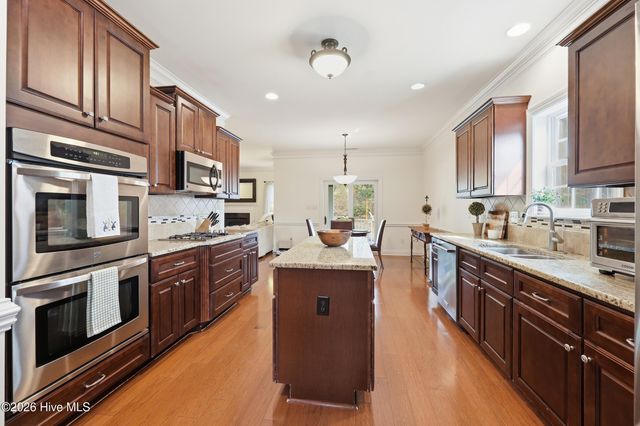 150 Hadley Court, Southern Pines, NC 28387