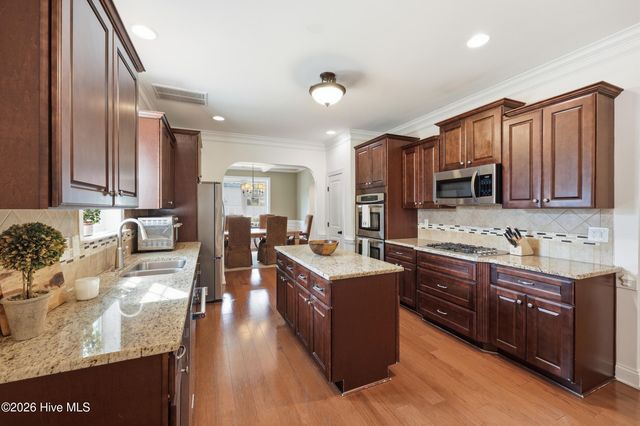 150 Hadley Court, Southern Pines, NC 28387