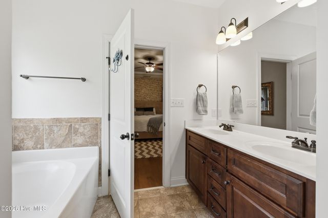 150 Hadley Court, Southern Pines, NC 28387