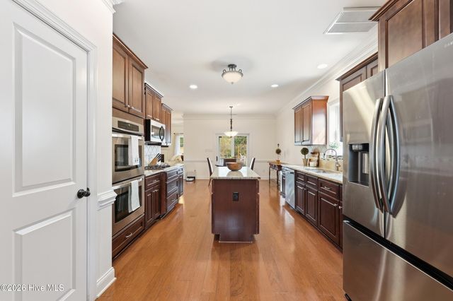 150 Hadley Court, Southern Pines, NC 28387