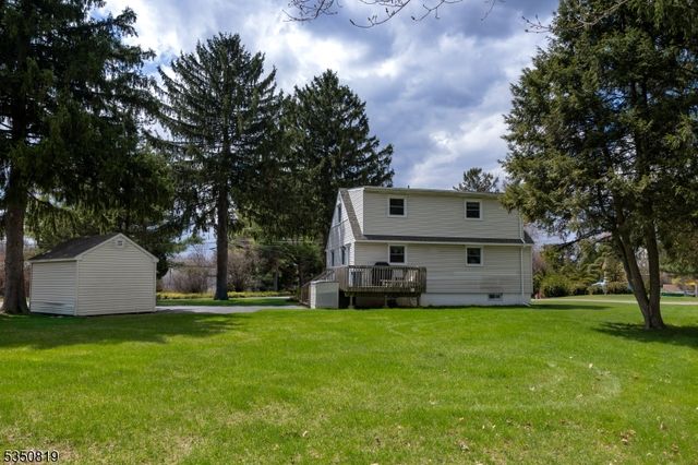 4 Park Ln, Andover Twp., NJ 07860