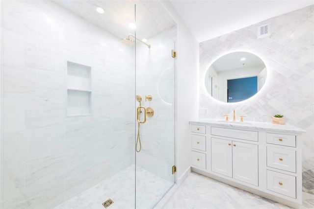 10 Brown & Howard Wharf 107, Newport, RI 02840