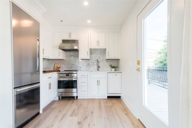 10 Brown & Howard Wharf 107, Newport, RI 02840