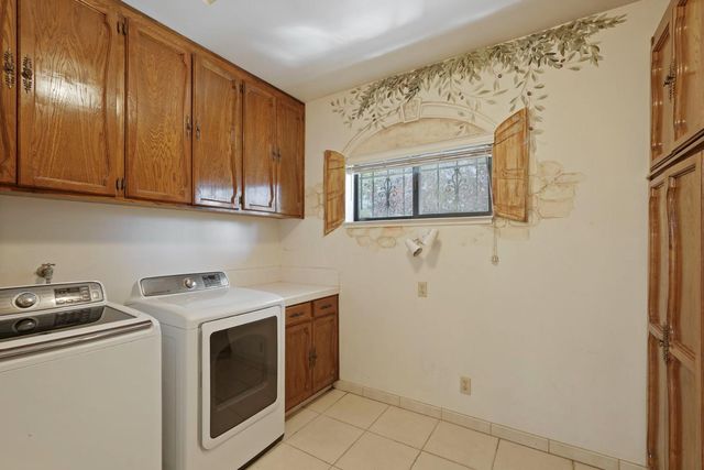 10692 Elkhorn Dr, Stockton, CA 95209