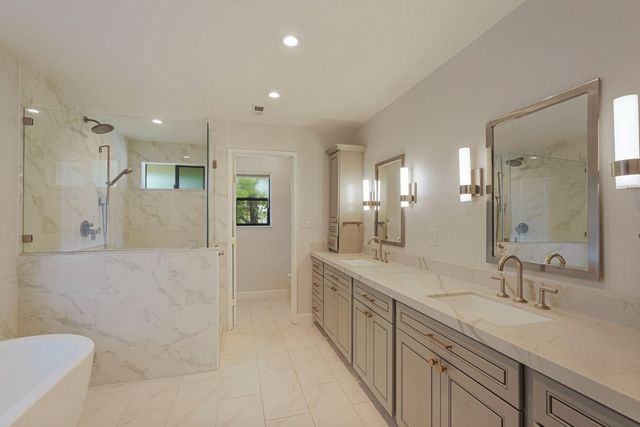 10692 Elkhorn Dr, Stockton, CA 95209