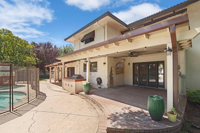 10692 Elkhorn Dr, Stockton, CA 95209