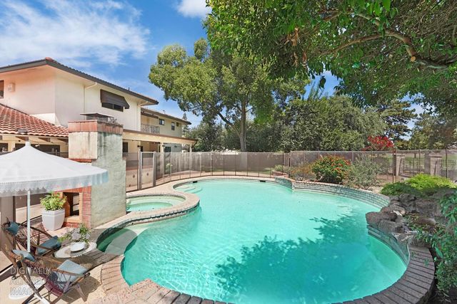 10692 Elkhorn Dr, Stockton, CA 95209