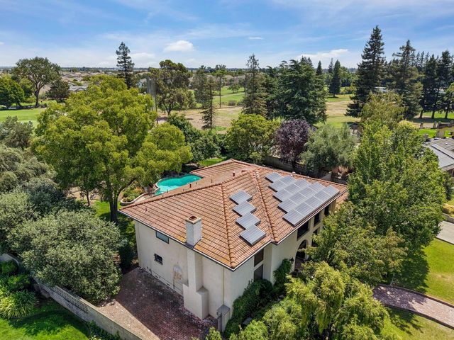 10692 Elkhorn Dr, Stockton, CA 95209