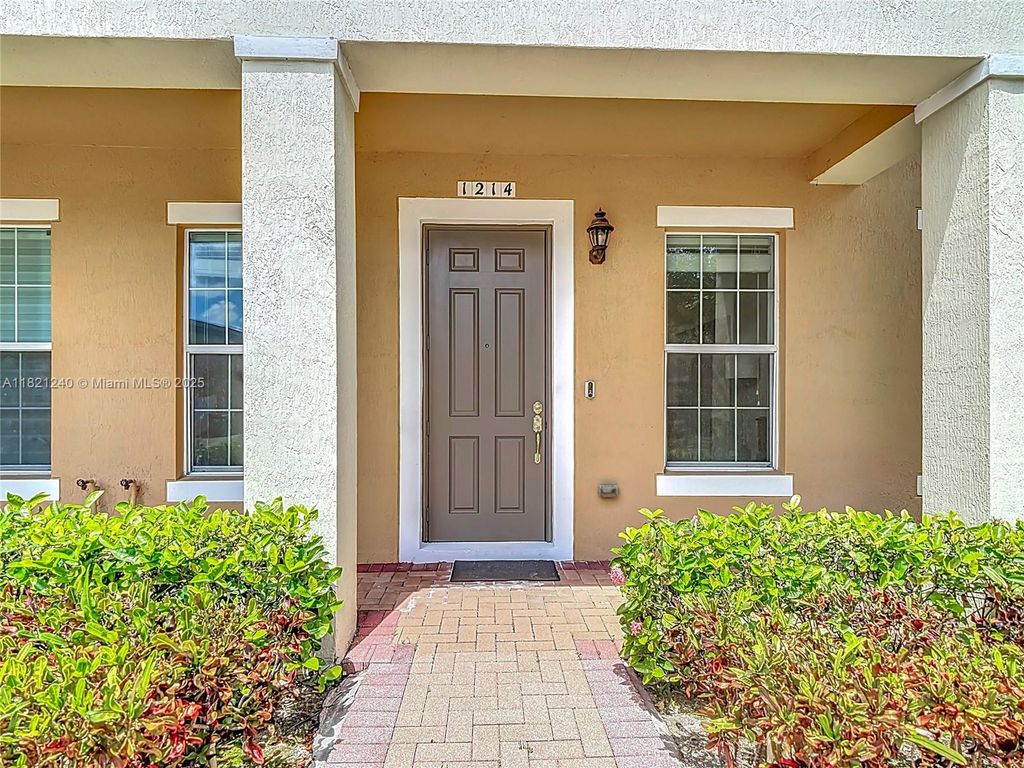 1214 SW 147th Ter, Pembroke Pines, FL 33027
