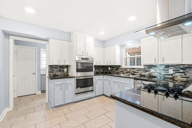 1103 Manatee Lane, Houston, TX 77090