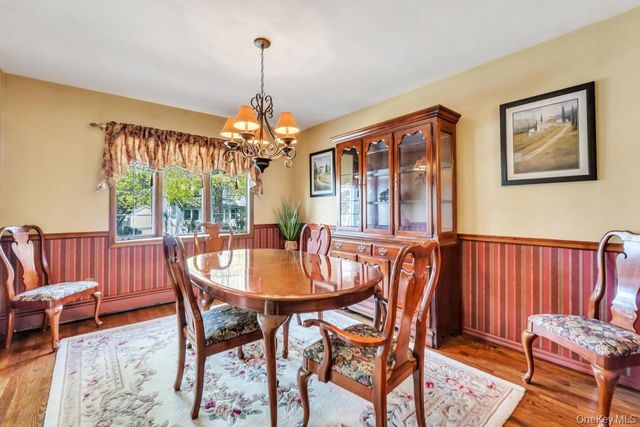 100 E Melrose Street, Valley Stream, NY 11580