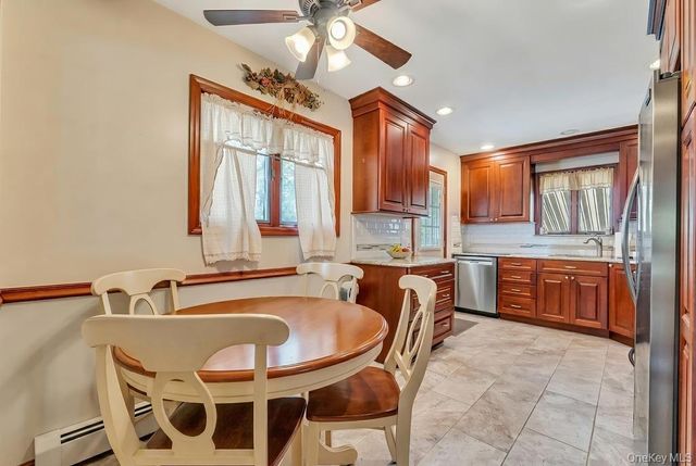 100 E Melrose Street, Valley Stream, NY 11580