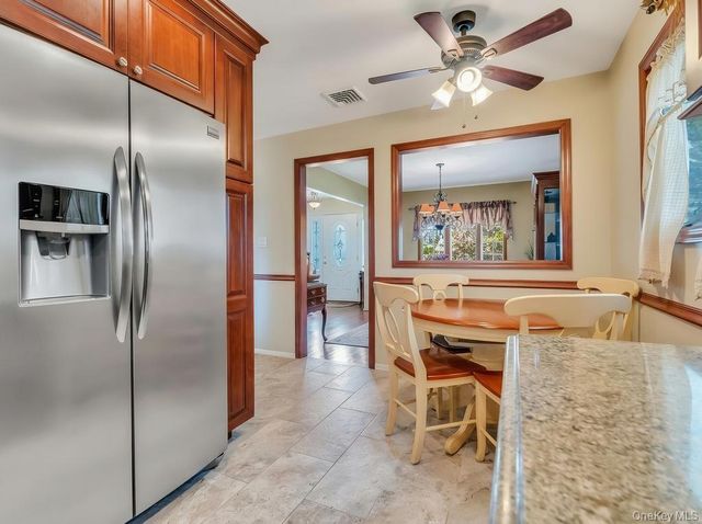 100 E Melrose Street, Valley Stream, NY 11580