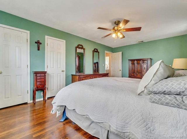 100 E Melrose Street, Valley Stream, NY 11580