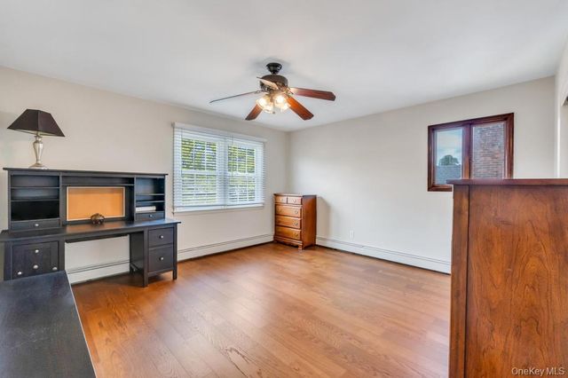 100 E Melrose Street, Valley Stream, NY 11580