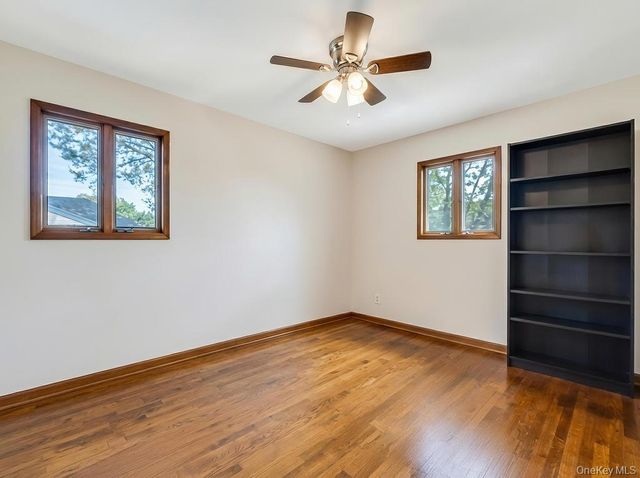 100 E Melrose Street, Valley Stream, NY 11580