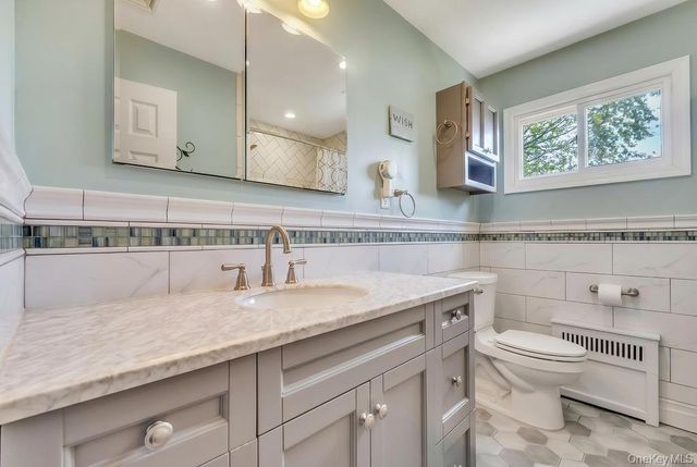 100 E Melrose Street, Valley Stream, NY 11580