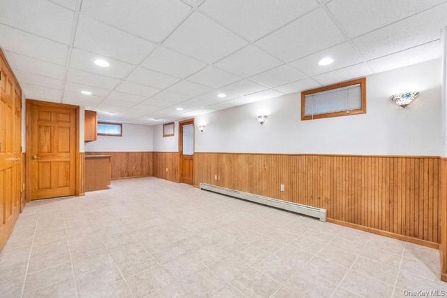 100 E Melrose Street, Valley Stream, NY 11580