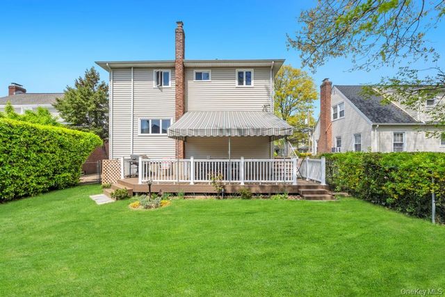 100 E Melrose Street, Valley Stream, NY 11580