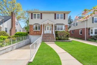 100 E Melrose Street, Valley Stream, NY 11580