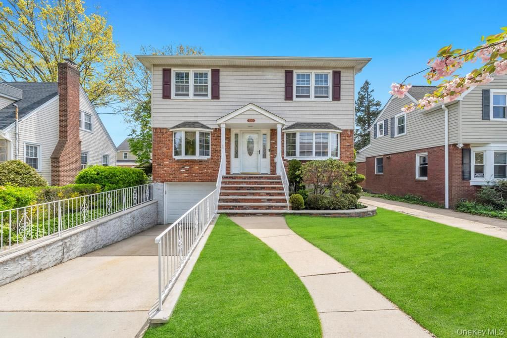 100 E Melrose Street, Valley Stream, NY 11580