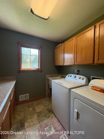 2092 Arch Road, Eaton Rapids, MI 48827