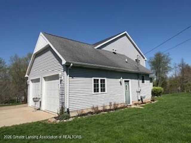 2092 Arch Road, Eaton Rapids, MI 48827