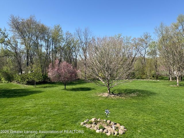 2092 Arch Road, Eaton Rapids, MI 48827