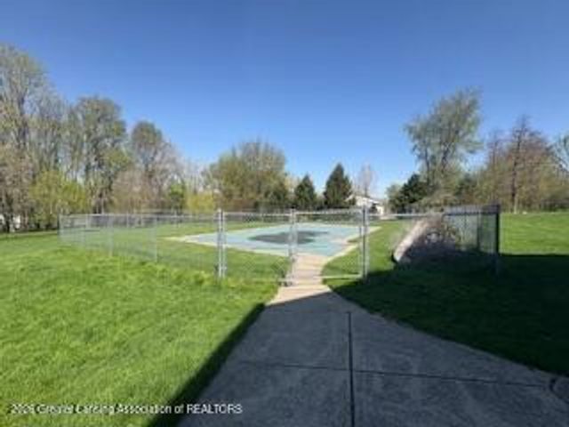 2092 Arch Road, Eaton Rapids, MI 48827