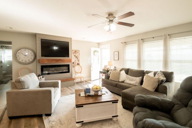 17590 Lawrence 2240, Verona, MO 65769