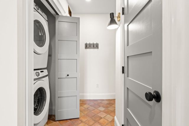 53 Thomas Park 2, Boston, MA 02127