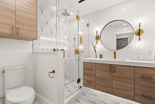 53 Thomas Park 2, Boston, MA 02127