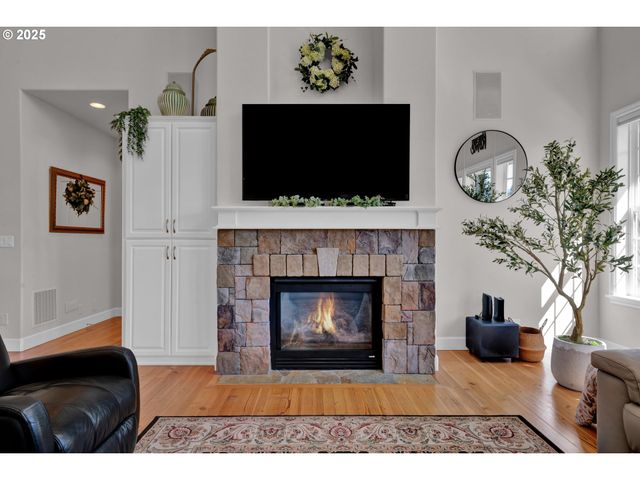 685 ST ANDREWS Loop, Creswell, OR 97426