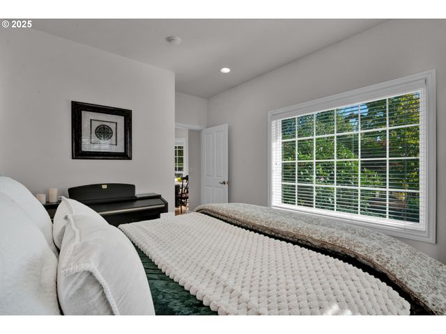 685 ST ANDREWS Loop, Creswell, OR 97426