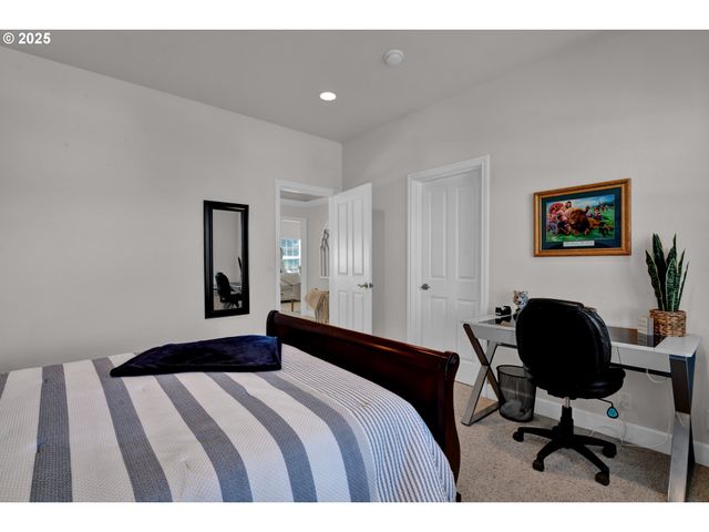 685 ST ANDREWS Loop, Creswell, OR 97426