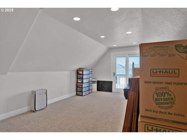 685 ST ANDREWS Loop, Creswell, OR 97426