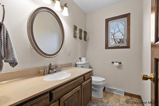 5417 GATEWAY DR, Cheyenne, WY 82009