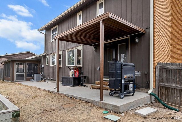 5417 GATEWAY DR, Cheyenne, WY 82009