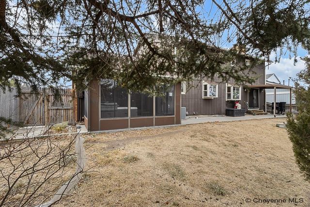 5417 GATEWAY DR, Cheyenne, WY 82009