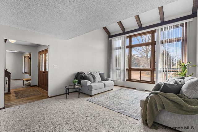 5417 GATEWAY DR, Cheyenne, WY 82009