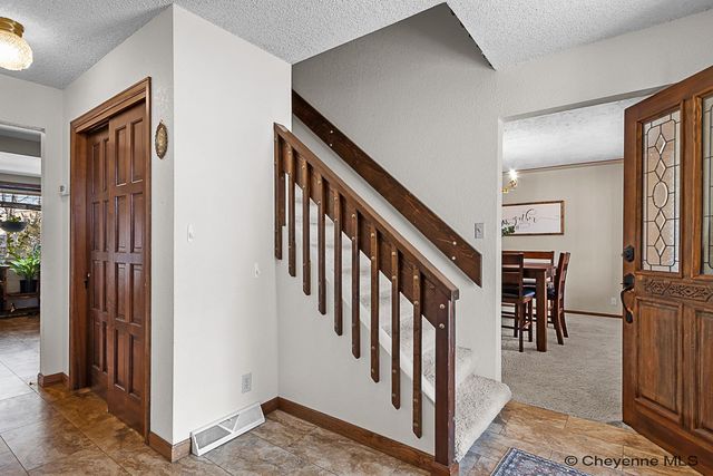 5417 GATEWAY DR, Cheyenne, WY 82009