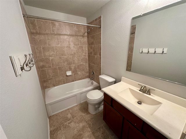 117 Chickadee LN, Leander, TX 78641