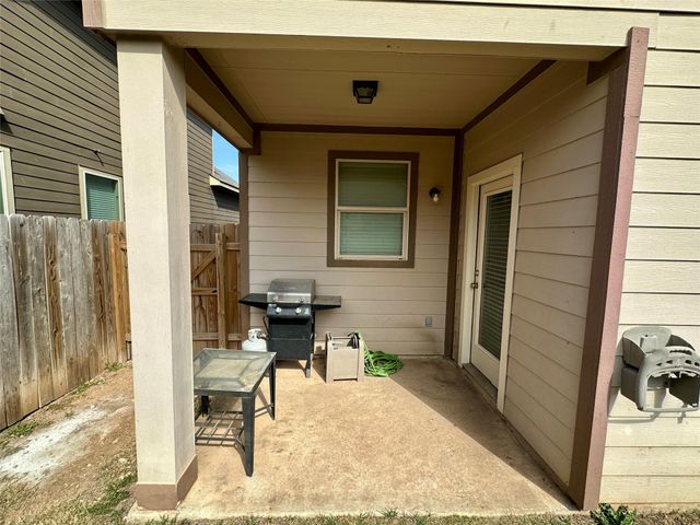 117 Chickadee LN, Leander, TX 78641