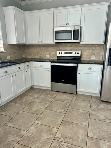 117 Chickadee LN, Leander, TX 78641