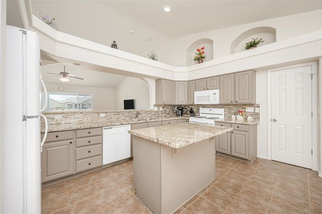 10720 S Fountain Cove, Mohave Valley, AZ 86440